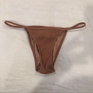 Minimale Animale Nude Ribbed Bikini Bottoms